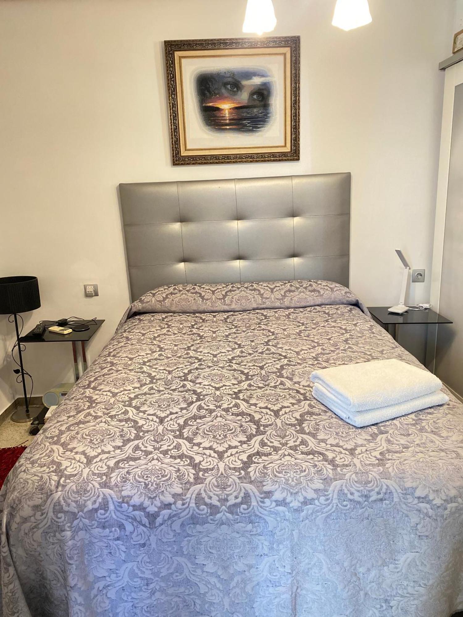 Shared Apartment! Piso Compartido! Общая Квартира! Sevilla Eksteriør billede