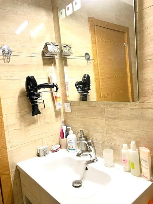 Shared Apartment! Piso Compartido! Общая Квартира! Sevilla Eksteriør billede