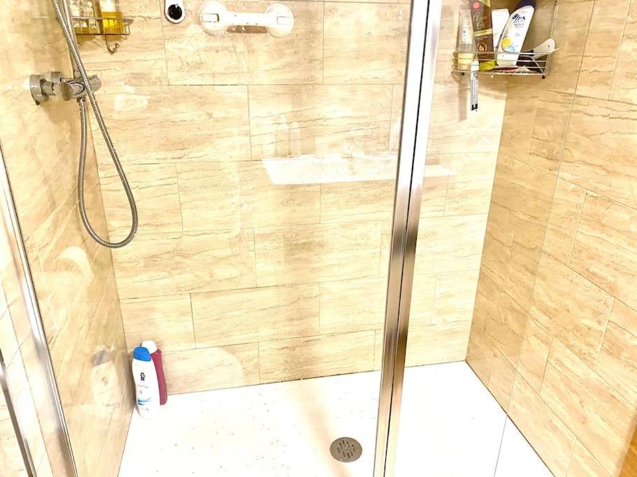 Shared Apartment! Piso Compartido! Общая Квартира! Sevilla Eksteriør billede