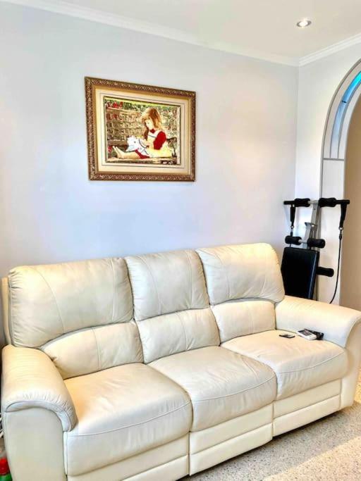 Shared Apartment! Piso Compartido! Общая Квартира! Sevilla Eksteriør billede