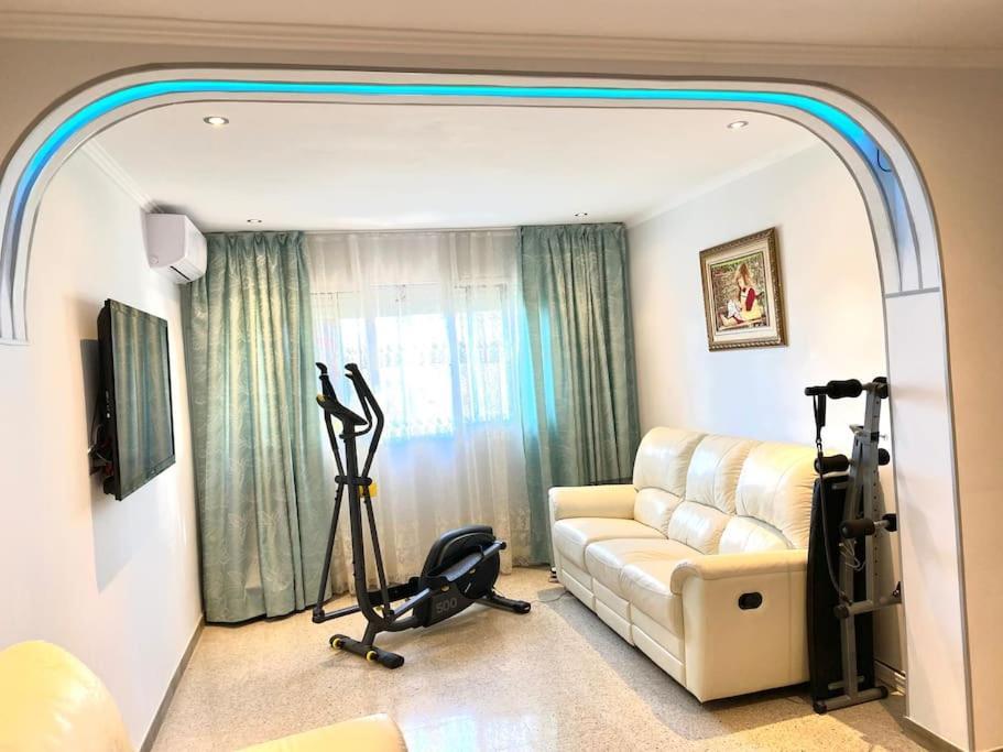 Shared Apartment! Piso Compartido! Общая Квартира! Sevilla Eksteriør billede